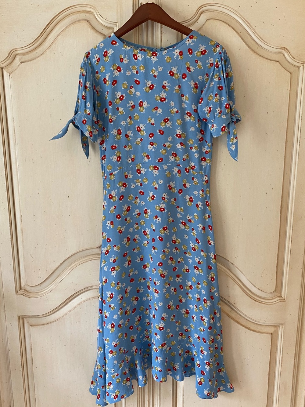 Faithfull the Brand Blue Floral Tie-Sleeve Midi Dress